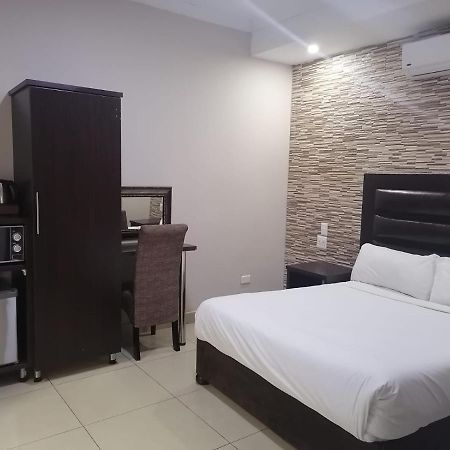 Bayside Hotel & Self Catering 110 West Street Дурбан Экстерьер фото