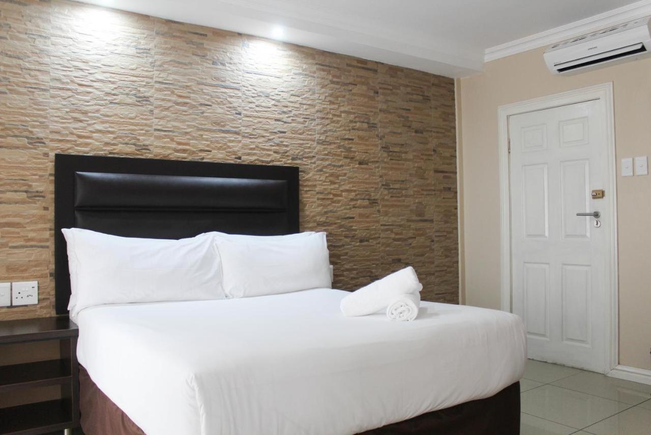 Bayside Hotel & Self Catering 110 West Street Дурбан Экстерьер фото