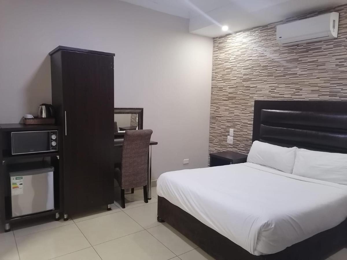 Bayside Hotel & Self Catering 110 West Street Дурбан Экстерьер фото